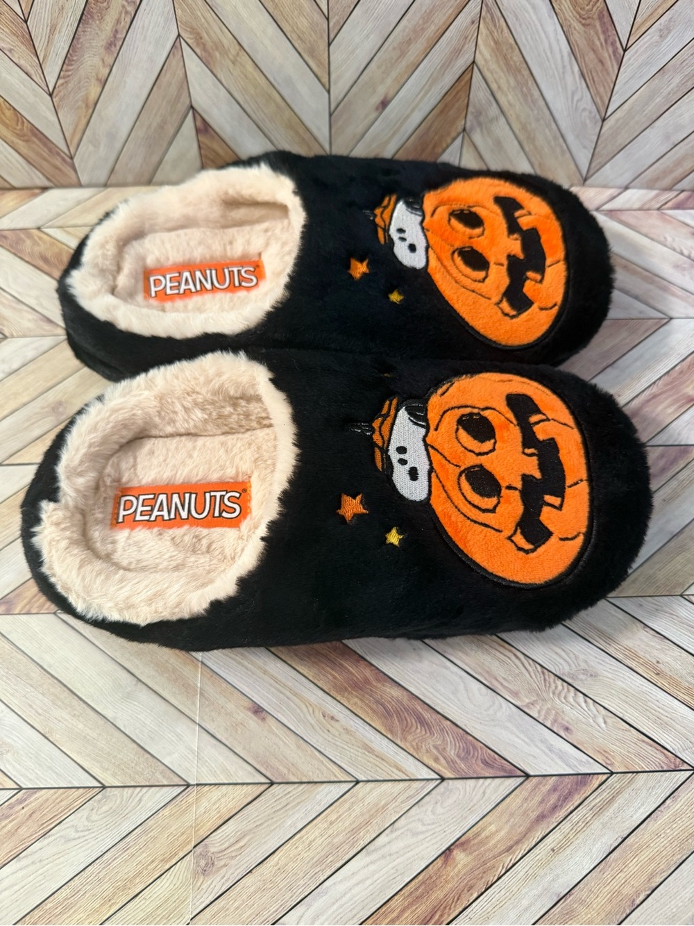 Peanuts Black & Orange Snoopy Jack O Lantern Women’s Slippers S(5/6) - Picture 3 of 5